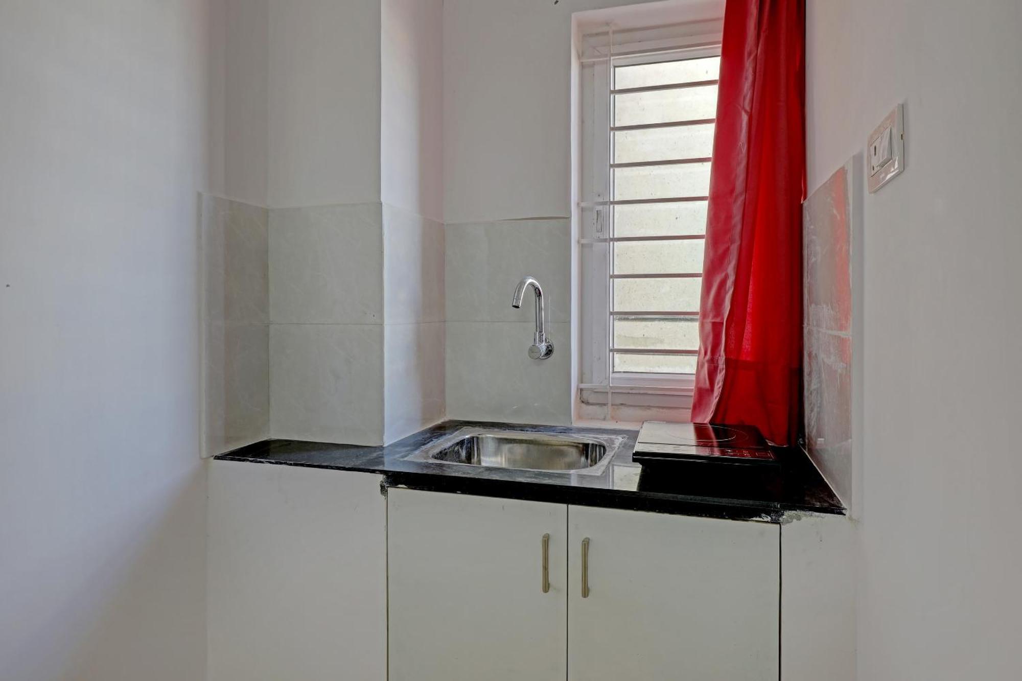 OYO 44035 Compact Studio KR Puram Bangalore Exterior foto